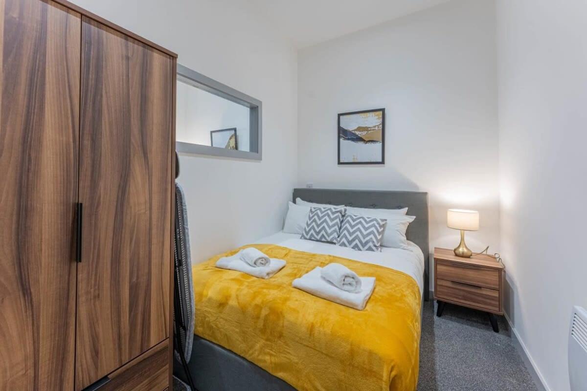 Modern 1 Bedroom Apartment In Dudley Бріерлі-Гілл Екстер'єр фото